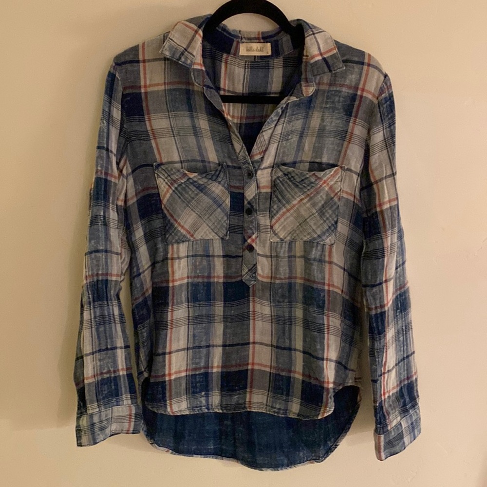 bella dahl button front shirt in excellent condition. Size S. Plaid.